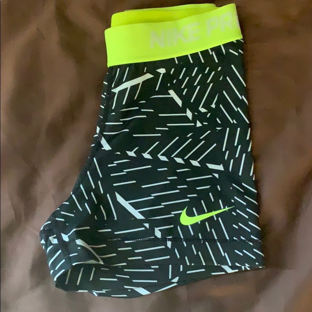 Nike pro women’s spandex size small